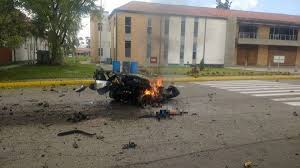 El fiscal general de la nación, néstor humberto martínez, confirmó la identidad del autor material del atentado terrorista tras un consejo de. Dos Anos Del Atentado Con Carro Bomba A La Escuela De Policia General Santander