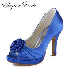 La scarpa da sposa deve vestire il piede a pennello: Donna Tacchi Alti Scarpe Da Sposa Blu Peep Toe Piattaforma Fiori Raso Della Signora Damigelle D Onore Di Promenade Da Sera Pompe Ep11043 Pf Bridal Shoes Blue High Heels Weddingwedding Bridal Shoes Aliexpress