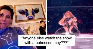 It's that time of year, when america's favorite unofficial holiday gives the nation license to drink irresponsibly on sunday night and turn into marketing experts. Mom Shares Her 14 Y O Son S Face In Response To J Lo At The Super Bowl Other Parents Share Their Kids Reactions Bored Panda