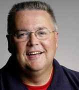 Julie Pitzer's Instagram, Twitter & Facebook