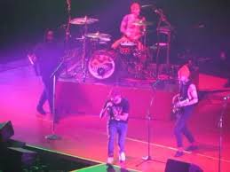 Twenty One Pilots Sings Their Favorite Childhood 90 39 S Songs Barclays Center Brooklyn Ny 1 20 17 Where Is The Love Judah And The Lion Singing
