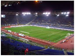 Hjemmebanen, stadio olimpico, det olympiske stadion i rom, deler lazio med ærkerivalerne a.s lazio var det eneste hold, som ikke ville deltage i fusionen, hvis mål det var at skabe en klub fra rom. Allo Stadio Olimpico Scendono In Campo Lazio E Chievo Cinque Quotidiano