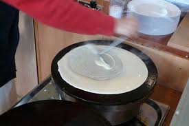 Cara membuat crepes beserta bahan yang dibutuhkan. Resep Crepes Renyah Bisa Isi Daging Dan Keju Untuk Sarapan