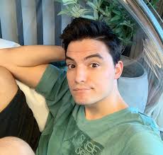 Felipe Neto afirma ter perdido contrato de quase 500 mil reais após se  tornar vegetariano