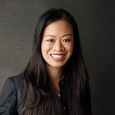 Evelyn Lee's Instagram, Twitter & Facebook