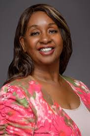 Maureen Landers's Instagram, Twitter & Facebook