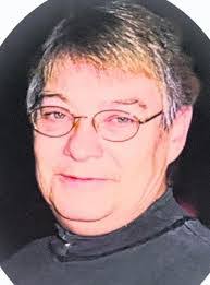 Mary Worthen's Instagram, Twitter & Facebook