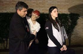 Ela transportou os pedaços do corpo em malas e os desovou em. Vestigios Comprovam Que Elize Matsunaga Matou E Esquartejou O Marido