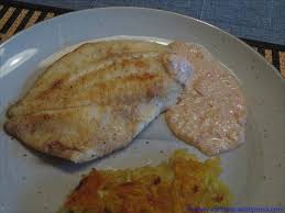Saint Pierre Filet Petersfisch Filet Mit Rhabarber Sahne Sauce Petersfisch Speisefisch Lebensmittel Essen