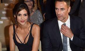 L'attrice spagnola rocio morales, compagna di raoul bova da qualche anno e madre delle sue due bambine, ha confessato di sognare le nozze l'amore tra rocio morales e raoul bova prosegue a gonfie vele anche dopo anni. Raoul Bova E Rocio Morales Amore Al Capolinea Storia Finita Stanno Insieme Solo Per Gli Affari