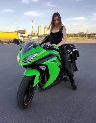 Wanita hijab naik motor ninja, gambar wanita berhijab naik motor ninja, gambar motor ninja motor drag ninja galeri foto biker cewek cantik naik sumber : Rider Wanita Cantik Dan Seksi Dari Seluruh Dunia