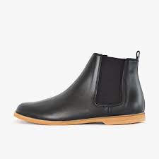 De chelsea boot dateert uit het victoriaanse tijdperk, maar het was niet tot de '70 jaren dat ze een robuuste dm's makeover kregen. Leder Chelsea Boots In Schwarz Fair Produziert Und Unglaublich Bequem