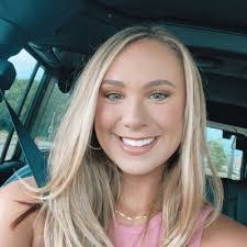 Taylor Manley's Instagram, Twitter & Facebook