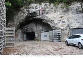 Entrance Into The Quarries Where The Mushrooms Are Grown In France En 2020 Lieux Decouverte Visite
