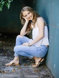 It has less gorn, but the chilling horror that this when jamie discovers that edward is a corpse/dummy, he starts mentally reviewing all his previous interactions with edward and ella, realizing that ella always had her hand. Dead Silence Movie Review The Central Trend