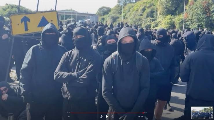 RNLI warned of cyber attack after volunteers abused for saving migrants by  far-right thugs - The Mirror