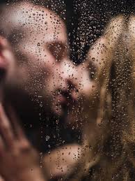 Banho no escuro e mais 8 ideias para elevar o nível do sexo no chuveiro -  09062017 - UOL Universa