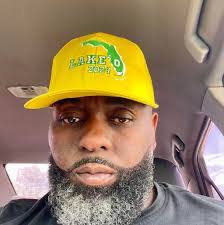 Ernest Bragg's Instagram, Twitter & Facebook