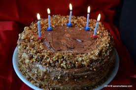 Tort buturuga de craciun scoarta de copac prajitura reteta rulada pandispan cacao crema ciocolata ciupercute bezea lapte condensat cirese. Tort Buturuga Reteta De Tort Trunchi De Copac Cu Crema De Ciocolata Si Grilias Krantz Cu Nuci Caramelizate Savori Urbane