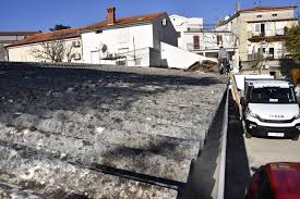 Do masovne upotrebe azbesta pre trideset i više godina na našim prostorima, prema mišljenju građevinaca, došlo je zbog nedovoljne informisanosti o njegovom. Moja Hrvatska Bez Azbesta Posts Facebook