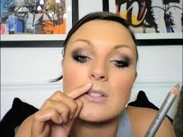 HOW TO GET FULLER LIPS