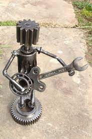 52 cara membuat kerajinan tangan pohon dari botol bekas. Karya Seni Unik Dari Barang Bekas Spare Part Otomotif Aspal Putih
