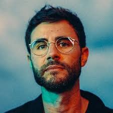 Alicia Roussel's Instagram, Twitter & Facebook