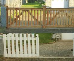 Both of these options will suit different families and their needs, not everyone has the money reserves needed to hire professional. Pallet Wood Driveway Gates 4 Steps Instructables