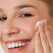 Amazon.com: Neutrogena Rapid Clear Stubborn Acne Face Wash with 10% Benzoyl  Peroxide Acne Treatment Medicine, Daily Facial Cleanser to Reduce Size and  Redness of Acne, Benzoyl Peroxide Acne Face Wash, 5 Fl