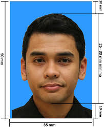 Sejak malaysia memperkenalkan pasport malaysia edisi baru (machine readable passport) lanjutan tempuh (renewal and extention) tidak lagi dipraktikkan. Make Malaysia Passport Blue Background Photo Online With 35x50 Mm 3 5x5 0 Cm Size And Requirements