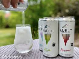 Mittlerweile verkaufen drei junge männer ihr pure hard seltzer. Maelt Hard Seltzer Das Neue In Getrank Im Test Foodundglut De