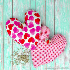 This is because heating pads increase circulation and increased circulation helps to relax tight or cramped muscles. How To Make A Lavender Scented Microwavable Heating Pad
