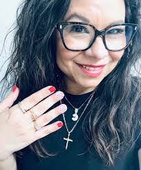 Amanda Requena's Instagram, Twitter & Facebook