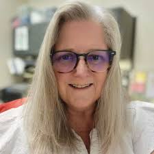 Holly Albrecht's Instagram, Twitter & Facebook