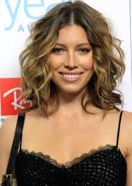 Easy Wavy Hairstyles For All Lengths Bouncy Hair Hair Styles Shoulder Length Wavy Hair