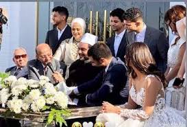 نوّنها الآن السعودية نون هي منصة تسوق رائدة محلياً. ØªØ¹Ø±Ù Ø¹Ù„Ù‰ ÙØ§Ø±Ù‚ Ø§Ù„Ø¹Ù…Ø± Ø¨ÙŠÙ† Ø£Ø­Ù…Ø¯ Ø¯Ø§Ø´ ÙˆØ´Ù‚ÙŠÙ‚ØªÙ‡ Ø¯ÙŠÙ†Ø§ Ø³ÙˆØ§Ø­ Ù‡ÙˆØ³Øª