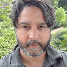 Avi Sharma bei transcript publishing