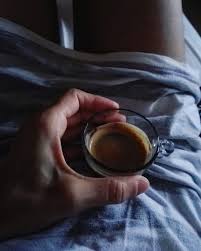 18 Luglio 2018 Certe Mattine Si E Felici Anche Solo Per Un Caffe Fumante Buongiorno Anime Accampate Caffe