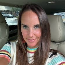 Abby Ross's Instagram, Twitter & Facebook