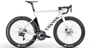 We get a look at the dwaars winning bike. Neues Canyon Aeroad Cf Team Replica Ballern Wie Mathieu Van Der Poel Rennrad News