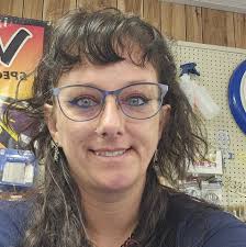 Tory and Darcy's first pitball game is violent