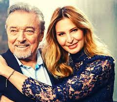 Přidejte se na facebook a spojte se s ivana gottová a dalšími lidmi, které znáte. Ivana Gottova Wiki Karel Gott Wife Age Height Net Worth Kids Bio