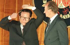 Jiang zemin and china's new elite》【未删节版】必须看英文版，才能看到大量解密信息【绝对超值，值得. é•¿è€… æ±Ÿæ³½æ°' çº½çº¦æ—¶æŠ¥ä¸­æ–‡ç½'å›½é™…çºµè§ˆ Chinese Social Media Embarrassing Ridicule
