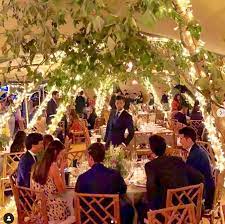 Encuentra en nuestros listados las mejores empresas de celebración de banquetes especializadas en bodas y otros eventos como bautizos, comuniones, aniversarios y otras celebraciones familiares inolvidables. Decoracion De La Boda De Maria Pombo Lleva La Firma Eventoh