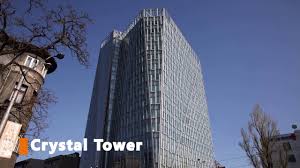 A ocupat diferite funcții din ce în ce mai înalte: Crystal Tower