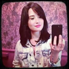 In different albums, demi lovato changes the haircut and does the long hair with pink color. Demi Lovato Hair Short Cute The Hollywood Gossip