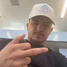 When I got into my first Airbnb I was completely lost… I didn't know what  websites to use, what numbers to look for, or what a “good” property was.  If I knew