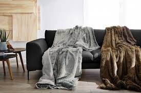 S oliver decken online kaufen ▷ rechnungskauf & ratenkauf ✅ 30 tage rückgaberecht ✅ gütesiegel lll► jetzt bestellen! S Oliver Premium Felldecke Wohndecke Jaden 150x200 Cm Braun Beauty Scouts Ihr Wohnexperte