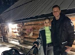 Wojciech szczęsny od dwóch lat jest szczęśliwie żonaty z piosenkarką mariną łuczenko. Zakopane Wojciech Szczesny Wkrotce Zamieszka Pod Tatrami Wlasnie Kupil Projekt Domu Od Podhalanskich Architektow Gazeta Krakowska