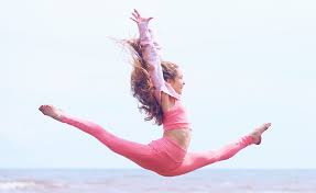 Anna mcnulty was born on april 26, 2002 in saint john, canada. Youtube Millionaires Anna Mcnulty Flexes Her Way To 7 Million Followers Across Youtube Tiktok Instagram Tubefilter